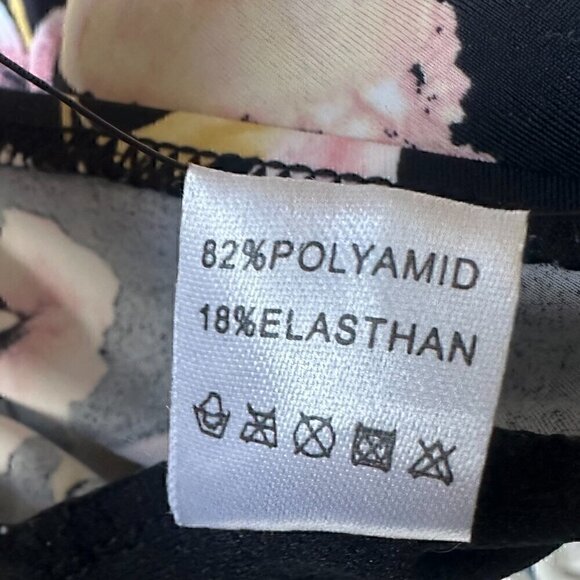 NWT - Unique & Classic Cutout Scalloped One Piece Swimsuit Size M - Picture 7 of 8